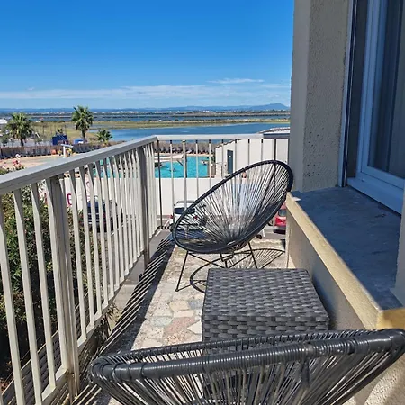 Studio refait à neuf Ave St Maurice